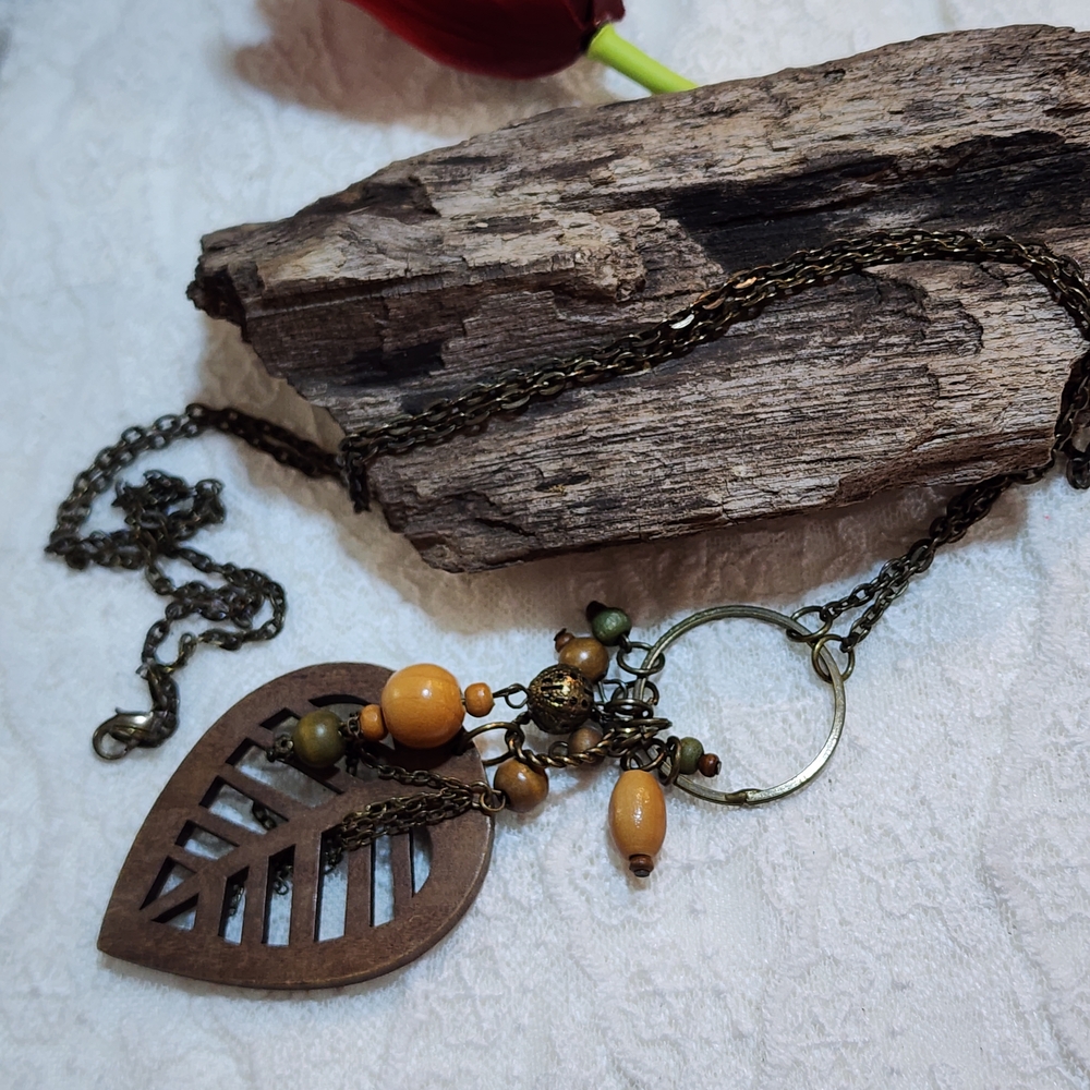 Vintage Boho Wooden Brown Leaf Pendant Long Necklace